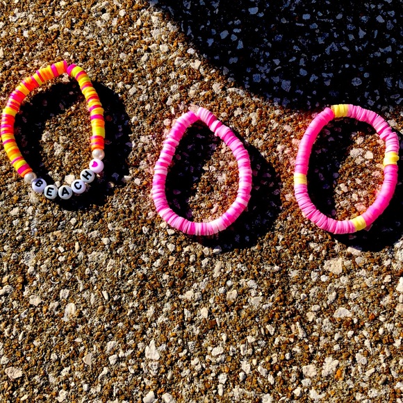 Pink bracelet set - Picture 3 of 4
